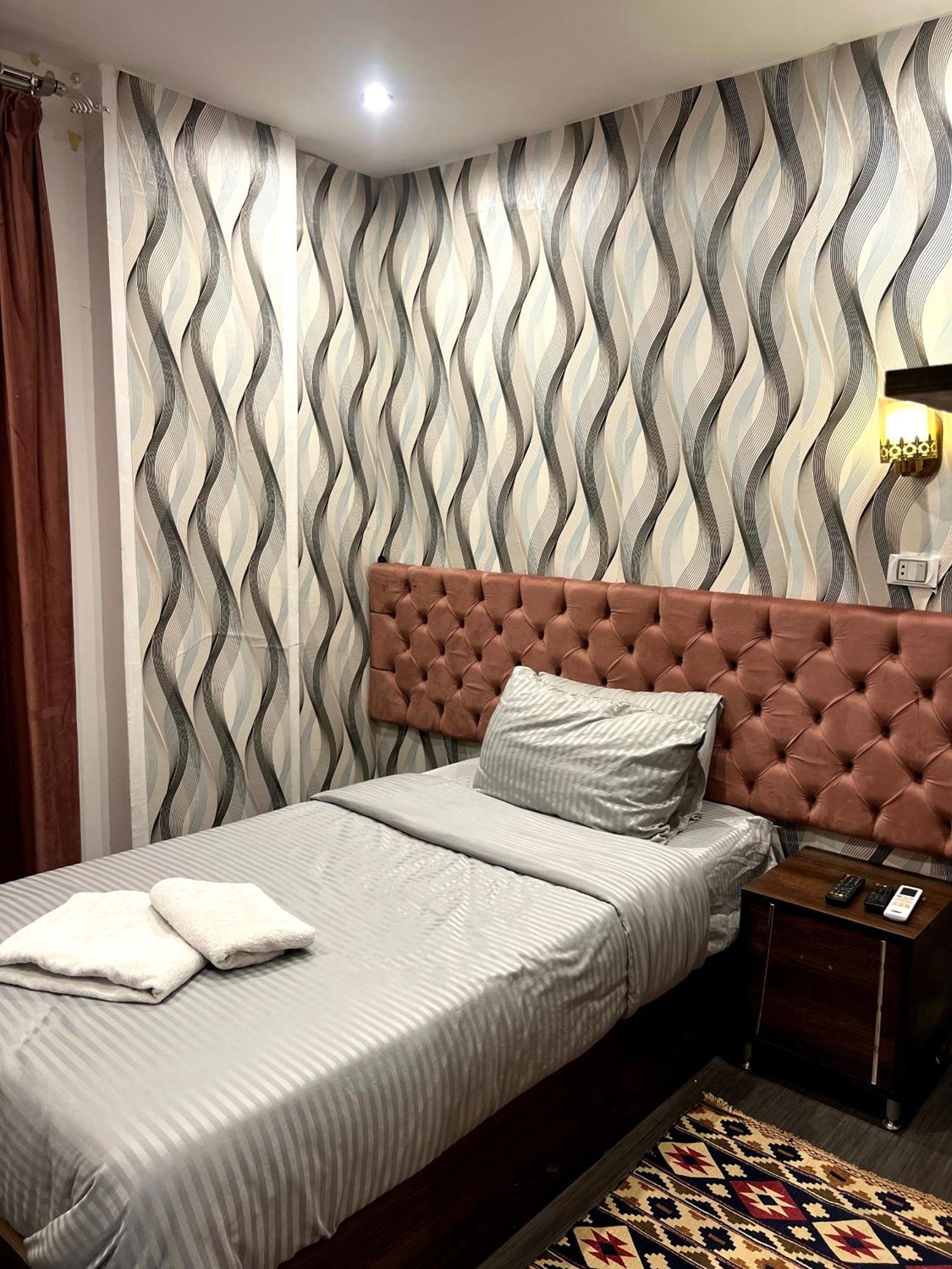 Grand Pyramids Inn Kafret el-Gabal Extérieur photo